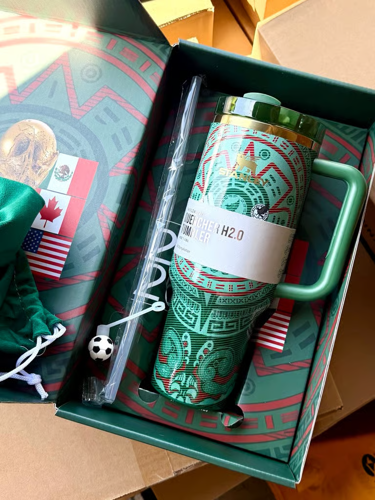 40oz Steel H2.0 FlowState Quencher Tumbler