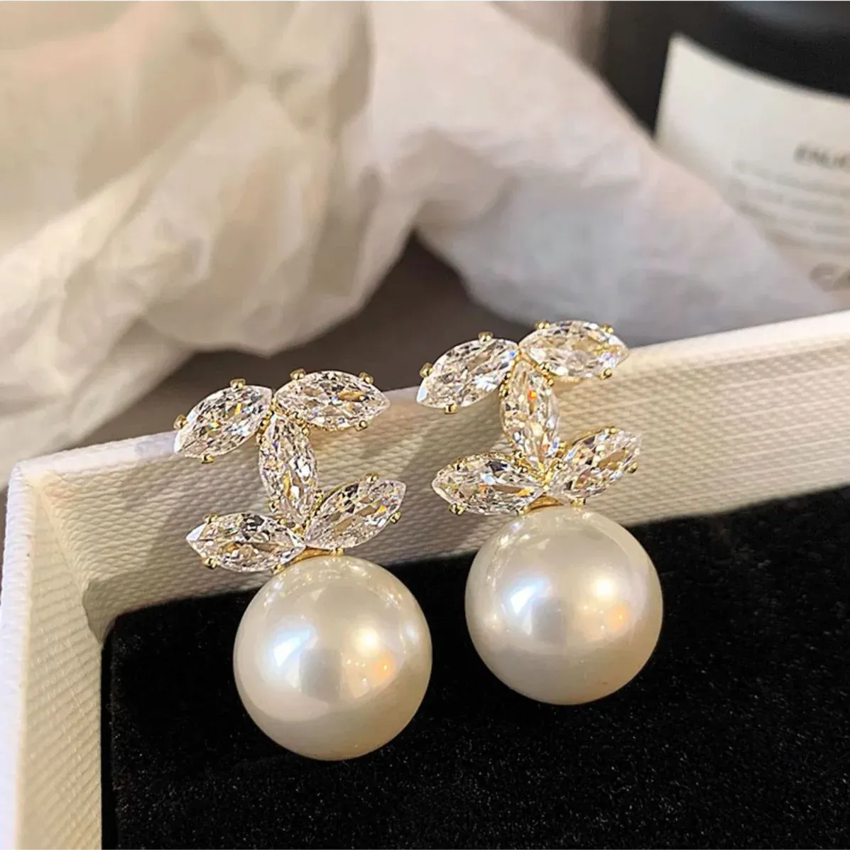 Ladies Fashionable Simple Pearl[special freebies for loyal clients]