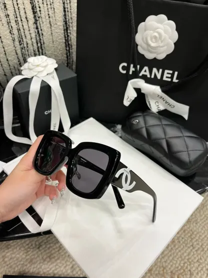 Oversized square frame face-covering sunglasses[special freebies for loyal clients]