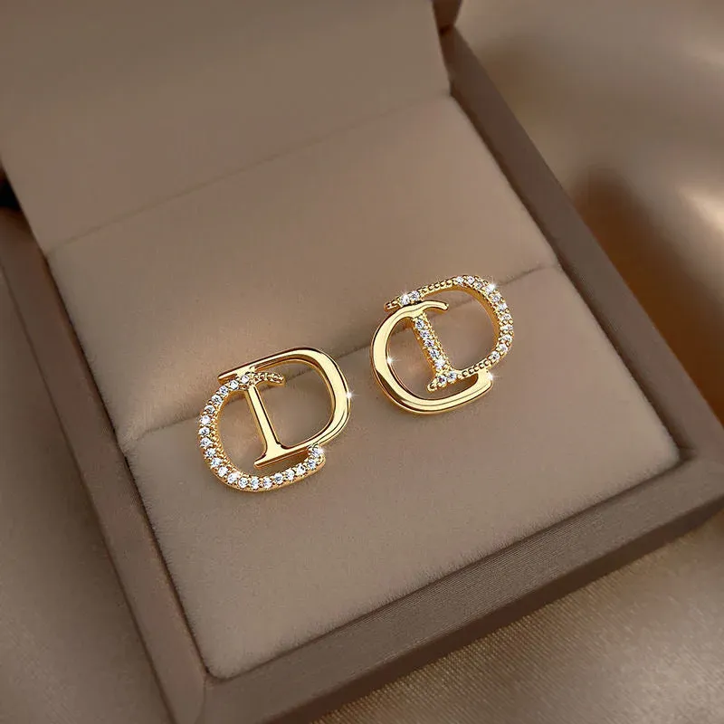 Ladies New Fashion Earrings[special freebies for loyal clients]