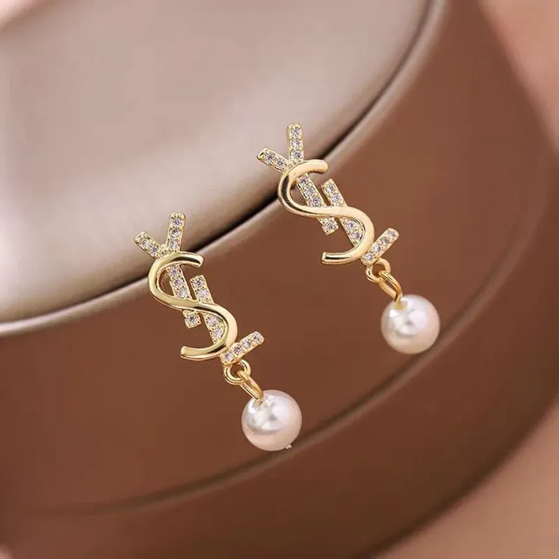Ladies New Fashion Earrings[special freebies for loyal clients]