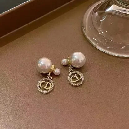 Ladies New Fashion Earrings[special freebies for loyal clients]
