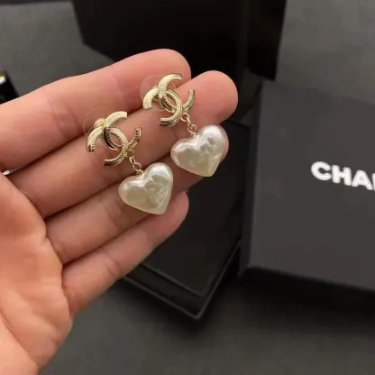 Ladies New Fashion Earrings[special freebies for loyal clients]