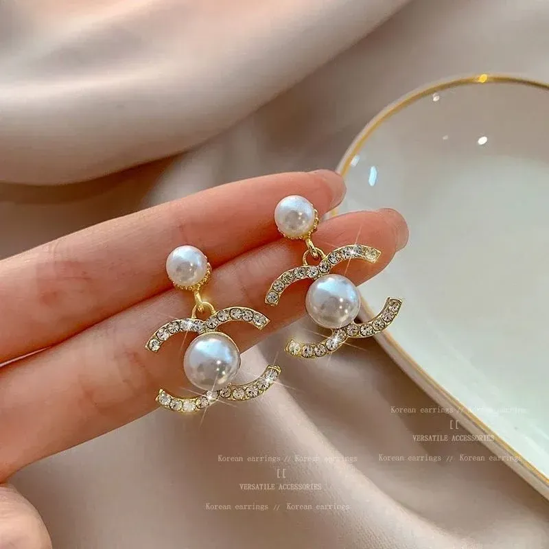 Ladies New Fashion Earrings[special freebies for loyal clients]