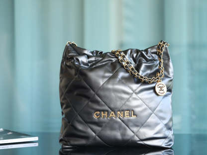 Handbag Shiny Calfskin & Gold-Tone Metal metal gray