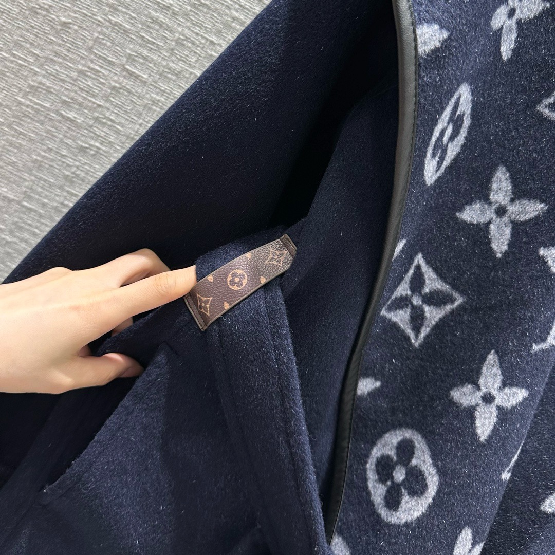 1V 25SS Full printed wrap style hooded woolen windbreaker