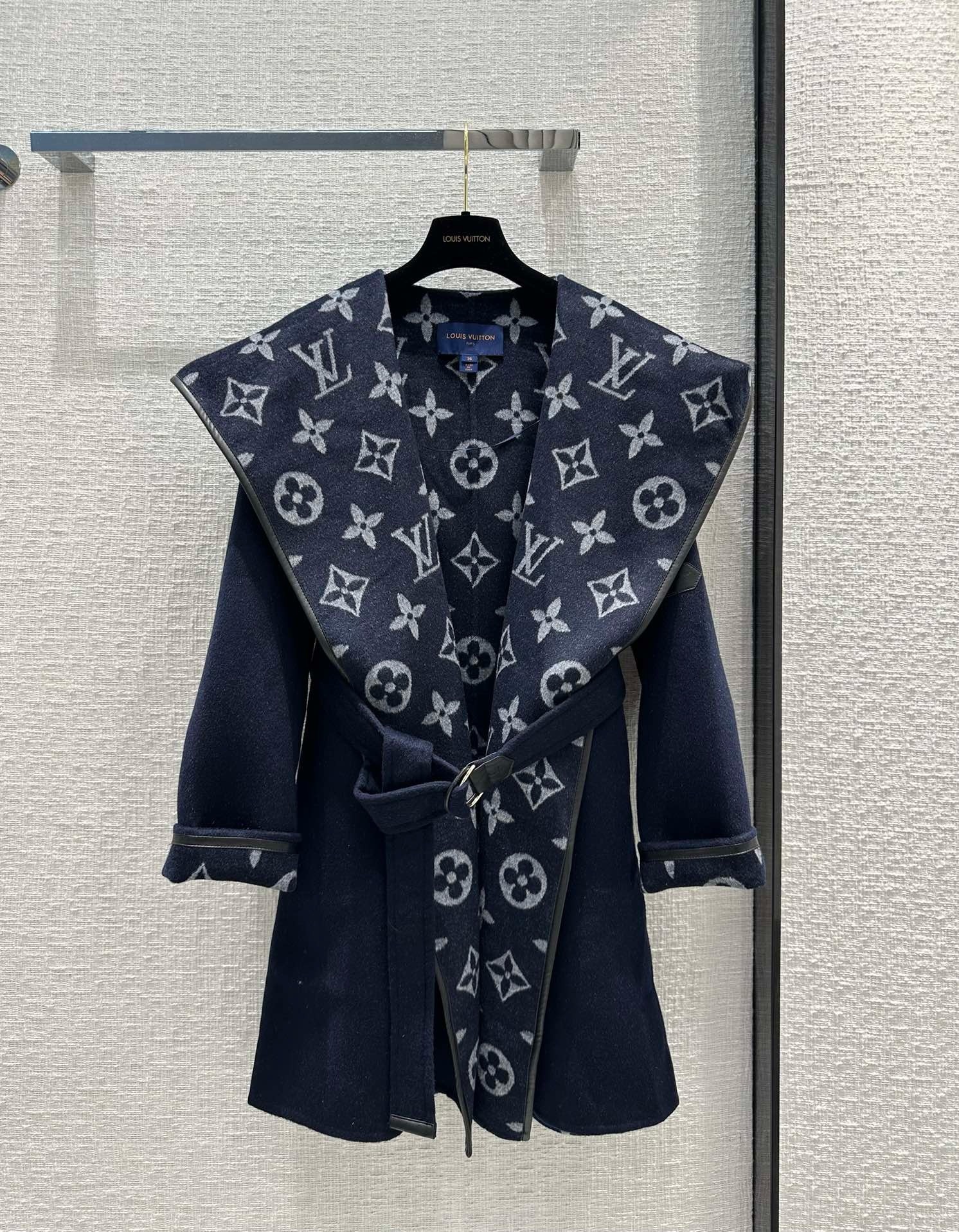 1V 25SS Full printed wrap style hooded woolen windbreaker