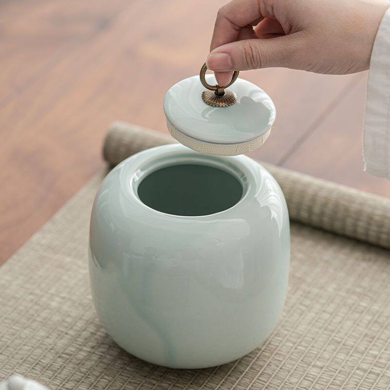 Goldfish-specific cremation container, large-sized pet moisture-proof container