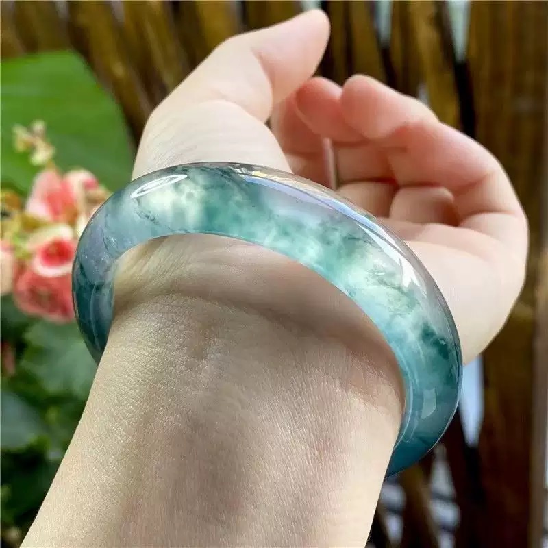 Quartzite Jade Bangle (Ice-Variety with Floating Color Patterns)