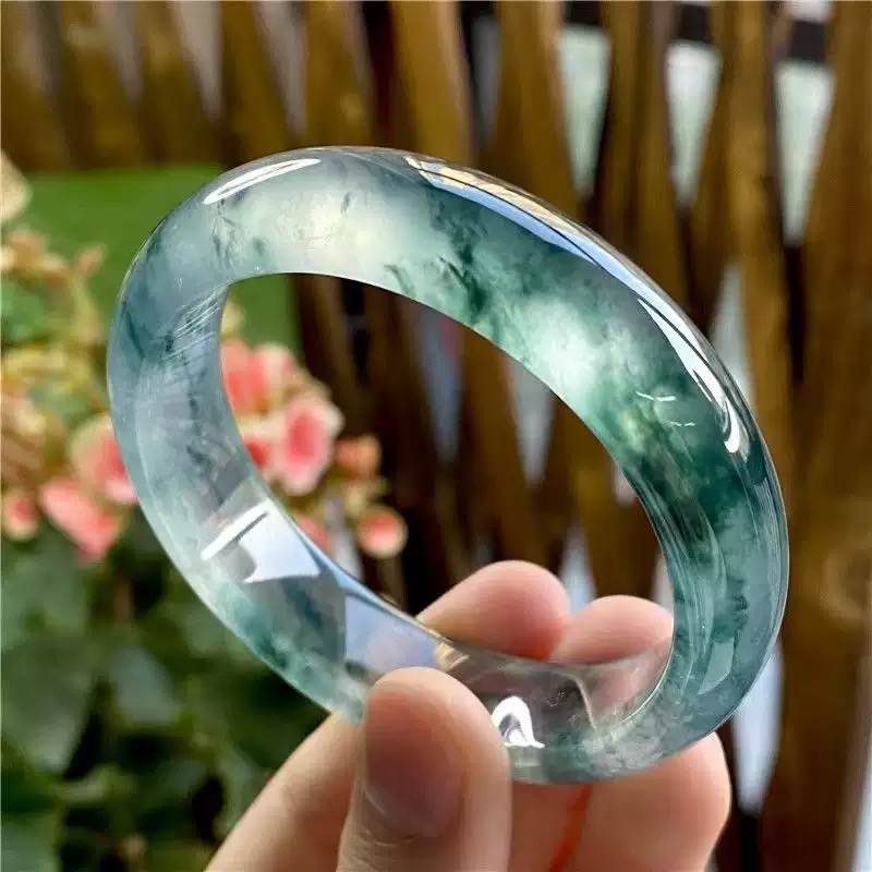 Quartzite Jade Bangle (Ice-Variety with Floating Color Patterns)