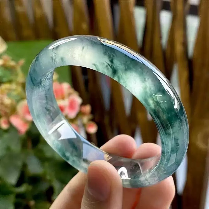 Quartzite Jade Bangle (Ice-Variety with Floating Color Patterns)