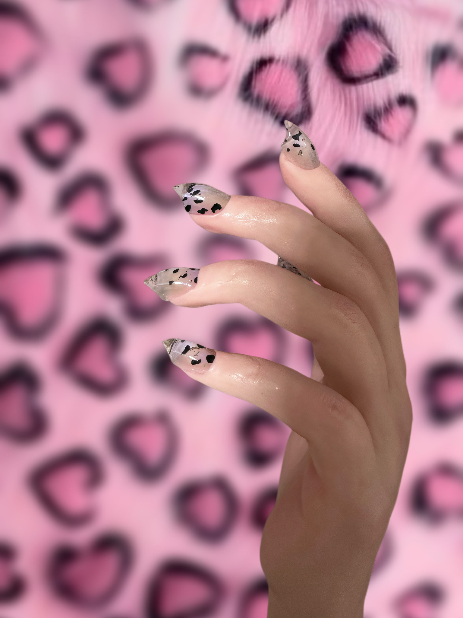 Milky Leopard Short Claws