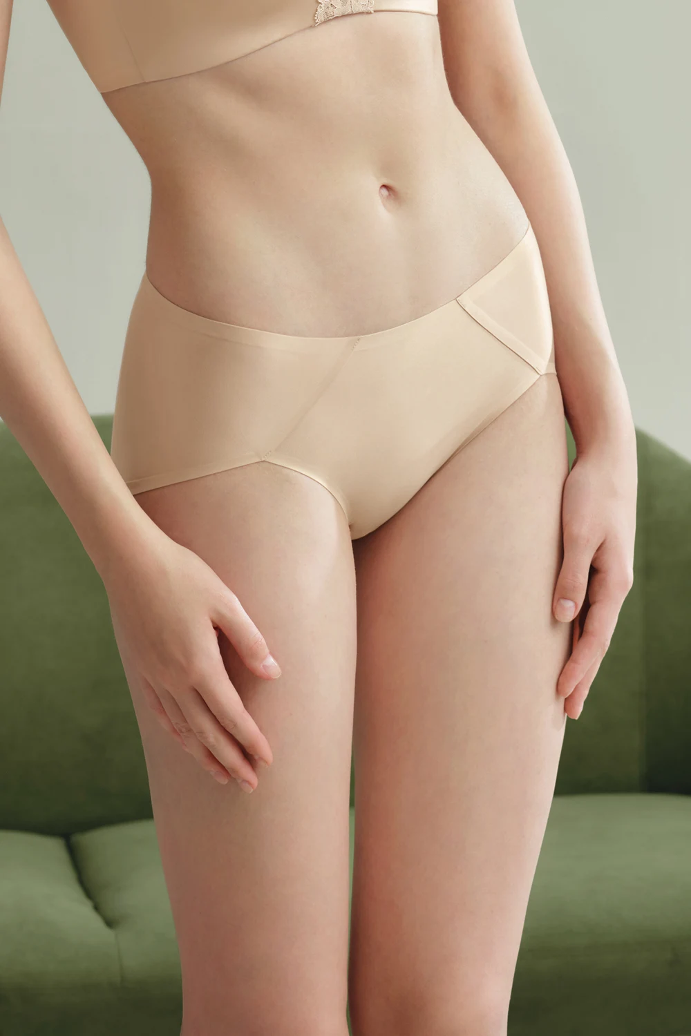 No Show Mid Waist Thin Breathable Seamless Panties