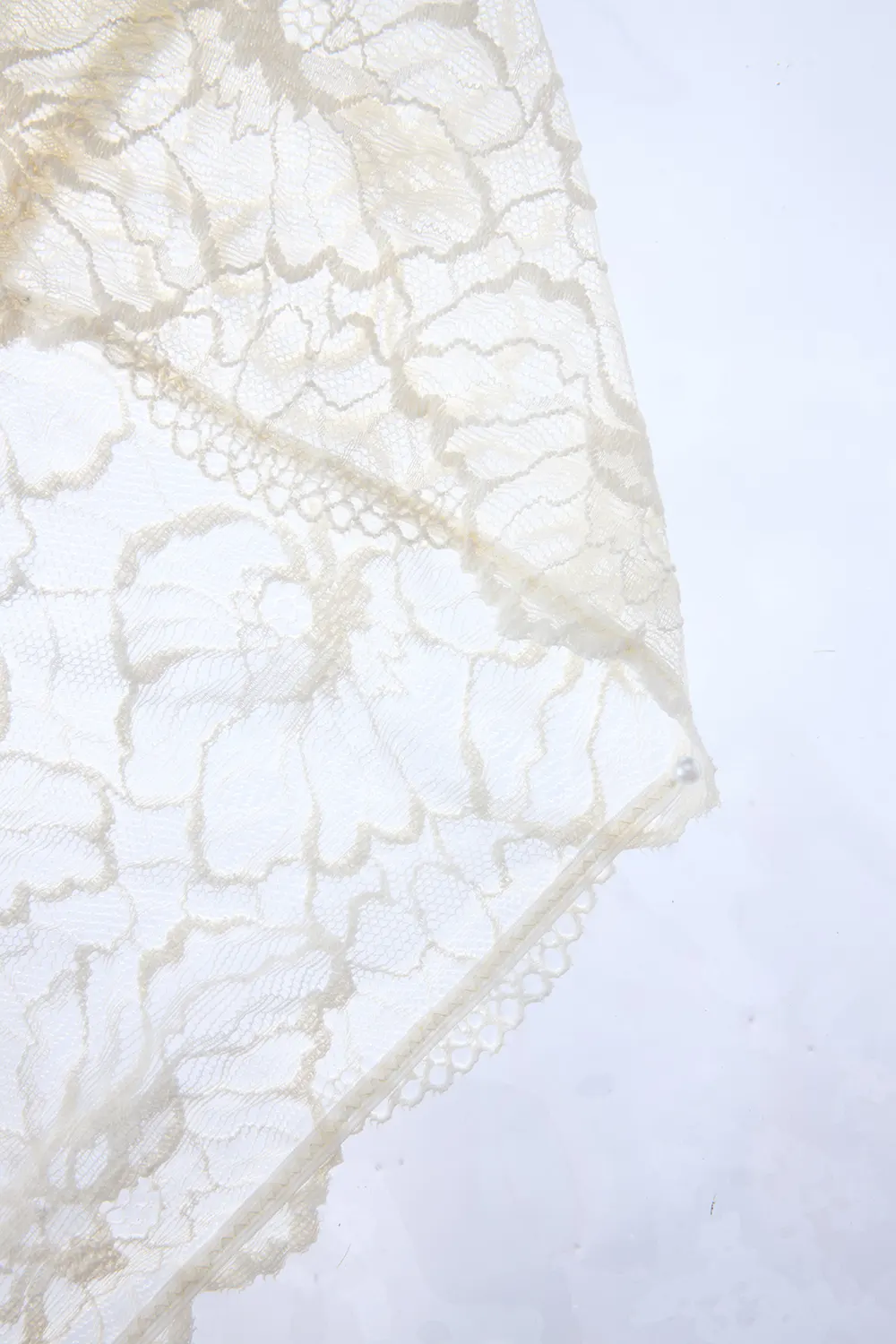 French Mid Waist Breathable Antibacterial Lace Panties