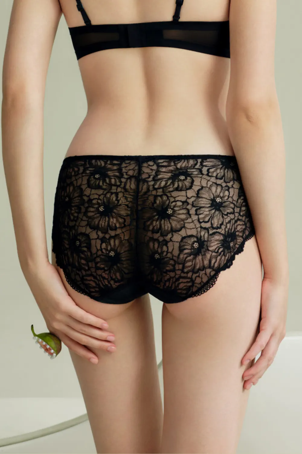 French Mid Waist Breathable Antibacterial Lace Panties