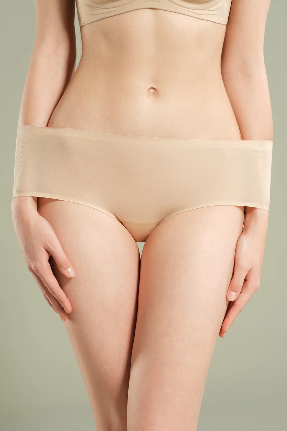Summer Invisible Mid-waist Breathable Ice Silk Panties