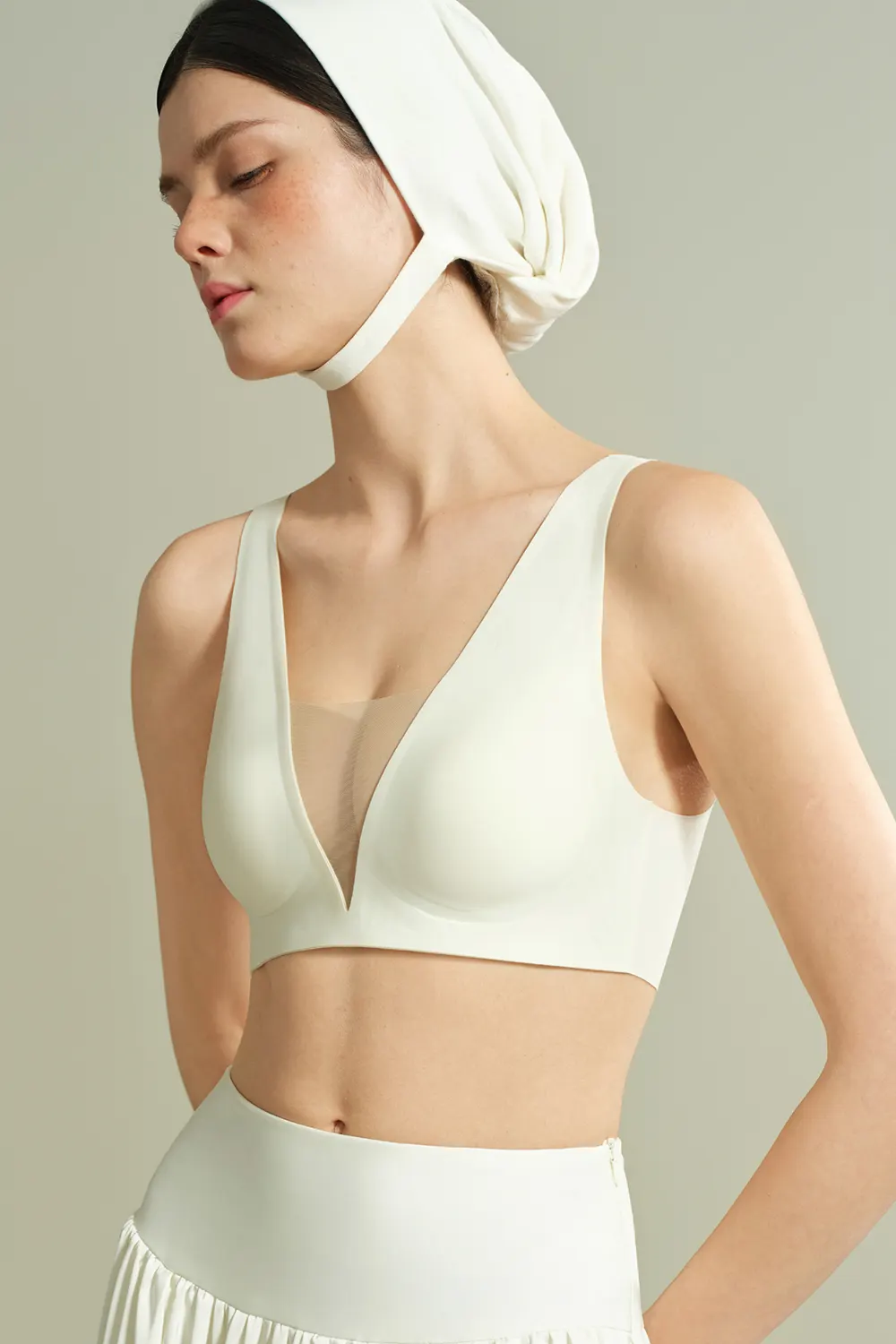 French Wireless Seamless Plung Deep V Mesh Bra