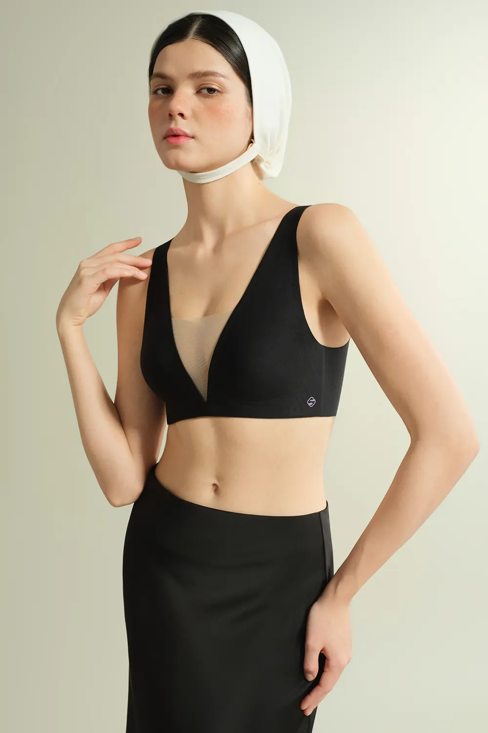 French Wireless Seamless Plung Deep V Mesh Bra