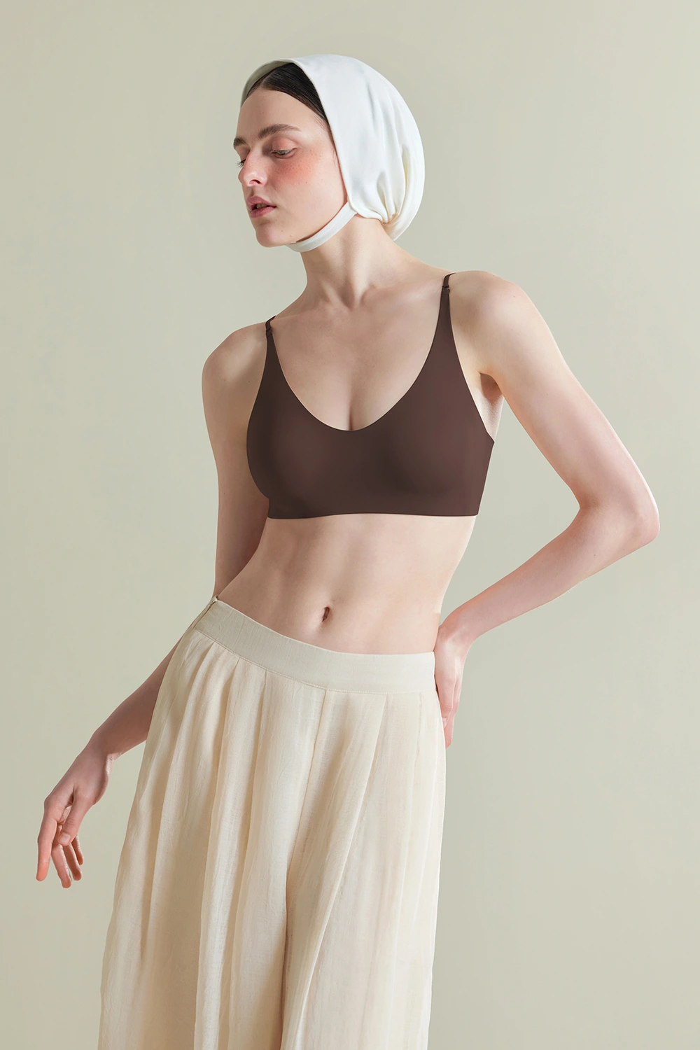 Seamless U-shaped Low Neck Tank Bras