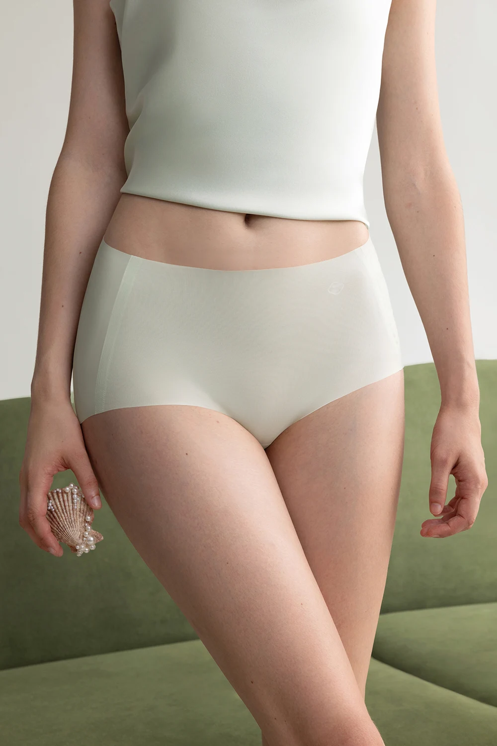 Seamless Mid Waist Invisibles Comfortable Breathable Panties
