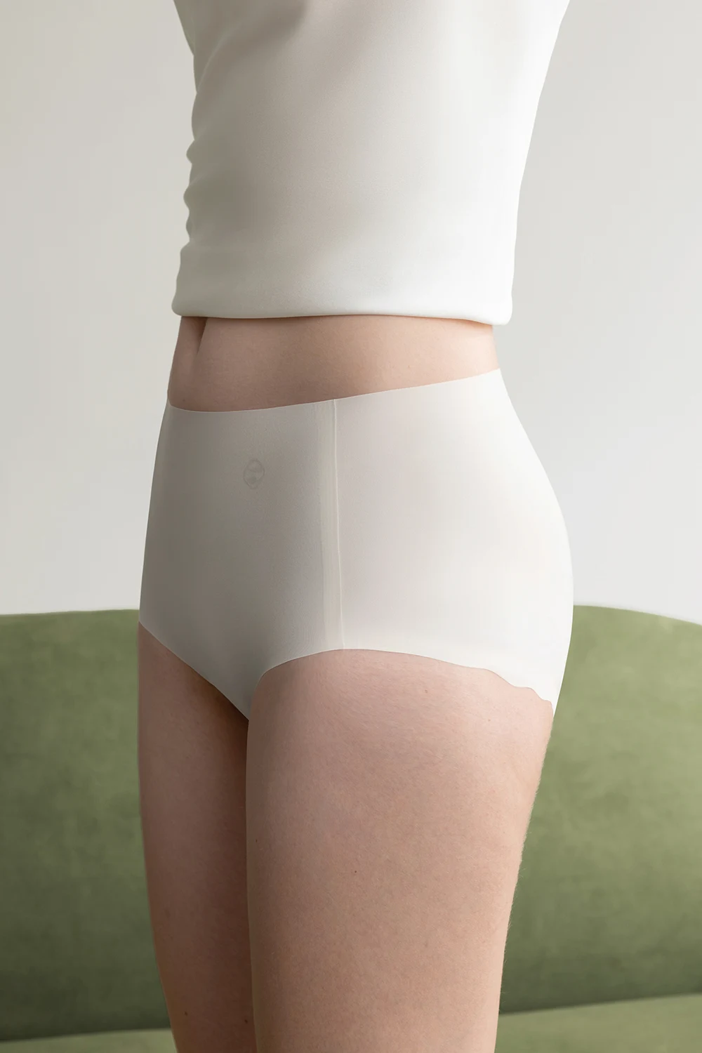 Seamless Mid Waist Invisibles Comfortable Breathable Panties