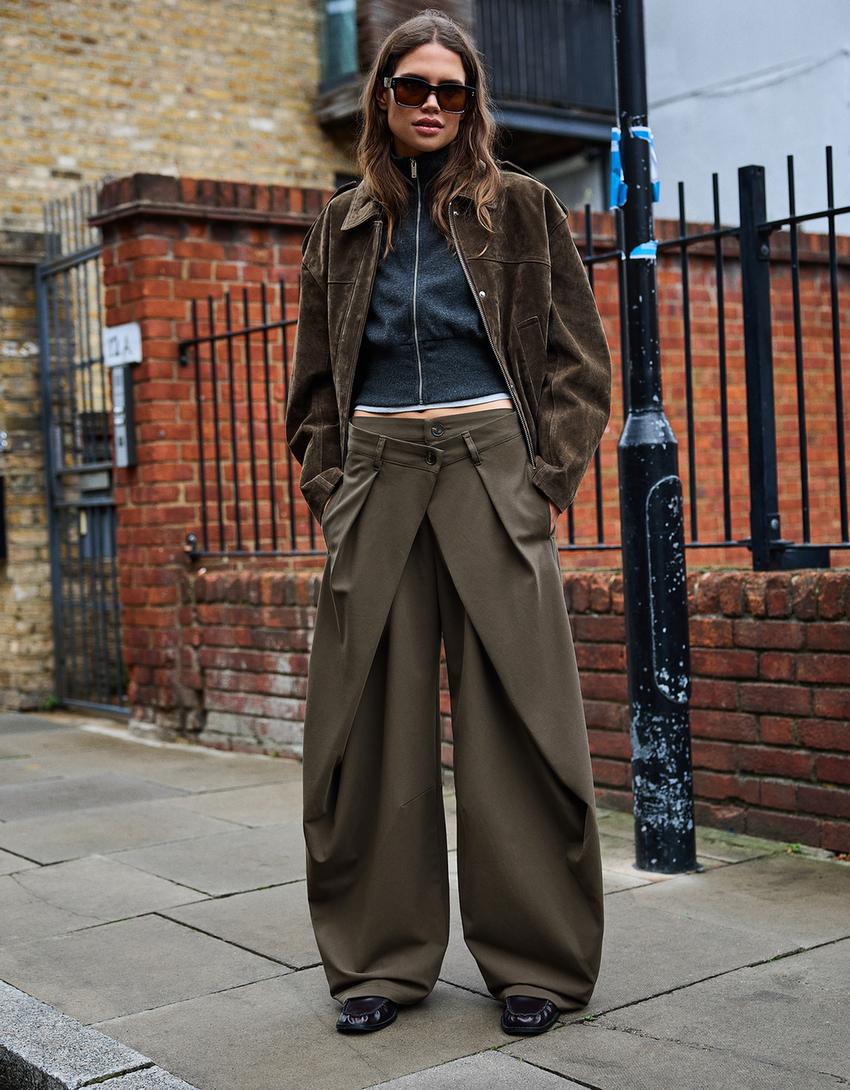 BARREL-SHAPED PLEATED PANTS