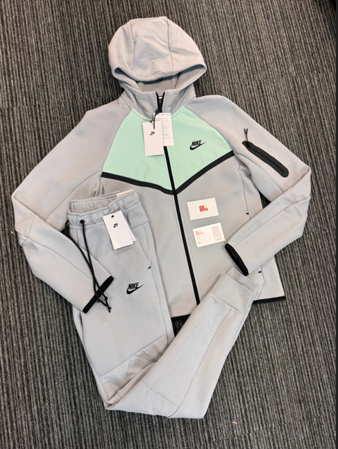 TRACKSUIT
