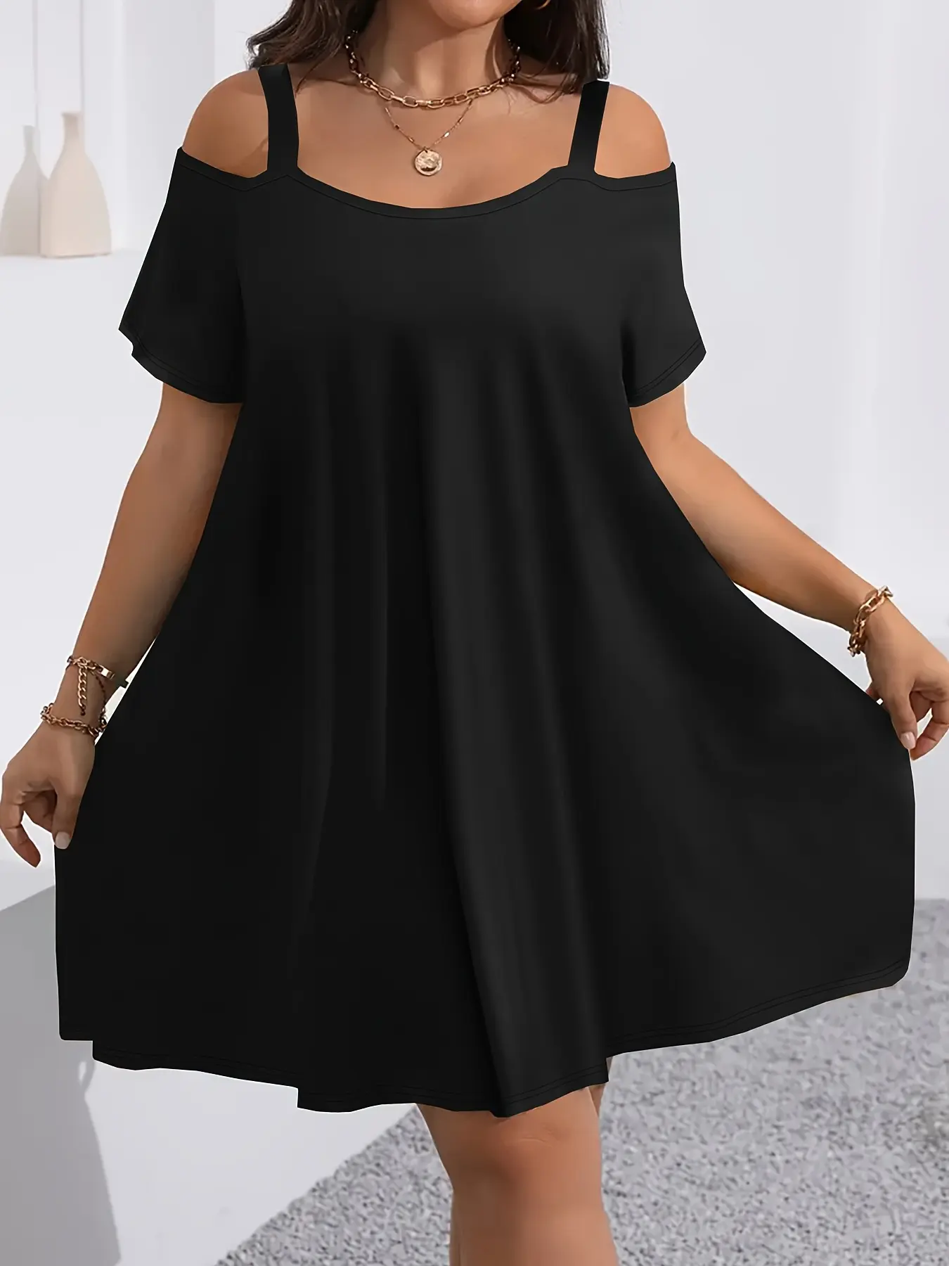 Plus Size Women's Round Neck Short Sleeve Shoulder Cut Out Fitted Casual Midi Dress, Comfortable Fabric, Perfect for Bridesmaids, Vacation, Travel