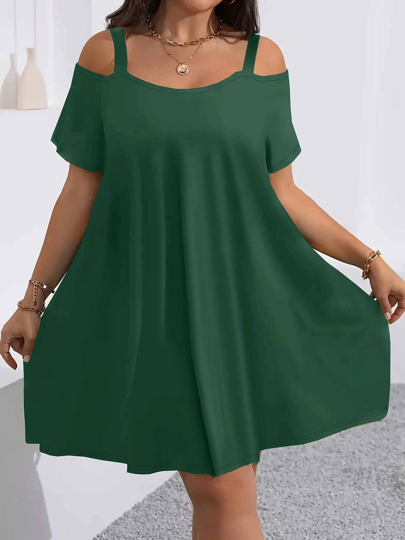 Plus Size Women's Round Neck Short Sleeve Shoulder Cut Out Fitted Casual Midi Dress, Comfortable Fabric, Perfect for Bridesmaids, Vacation, Travel