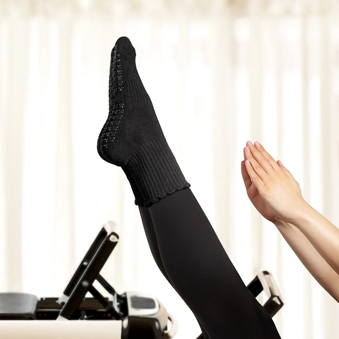 Pilates Socks Standard Grip Socks - Elliosa Grip Basics - Black