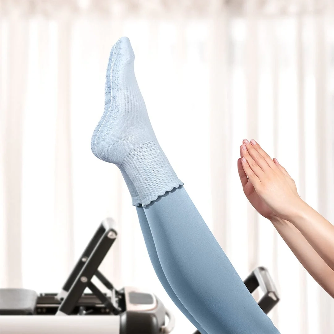 Pilates Socks Standard Grip Socks - Elliosa Grip Basics - Baby Blue
