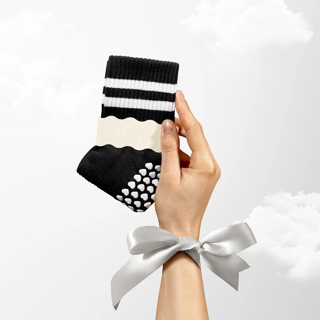 Pilates Socks Dual-Direction Grip Socks - Stripes & Black