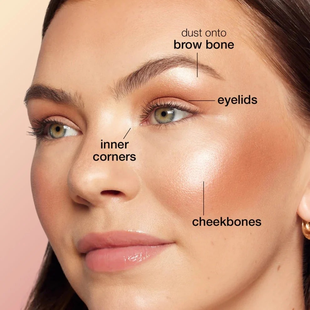 4 Color Highlighter Makeup Palette with Brush, Shimmer Face Highlighter Powder, Glow Makeup Palette for Face Highlight & Contour