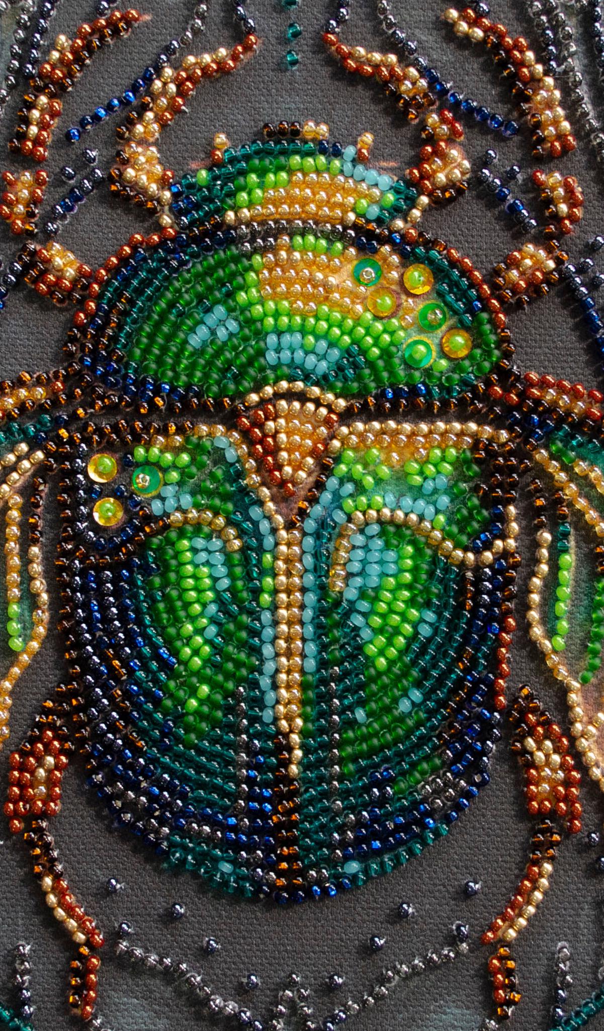 Dark Gothic Scarab Beetle Beaded Art DIY Kit – Emerald Insect Bead Embroidery Picture, Framed Wall Hanging Home Decor for Study & Bedroom