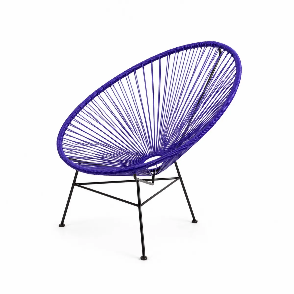 Silla de exterior redonda de polipropileno y metal morada