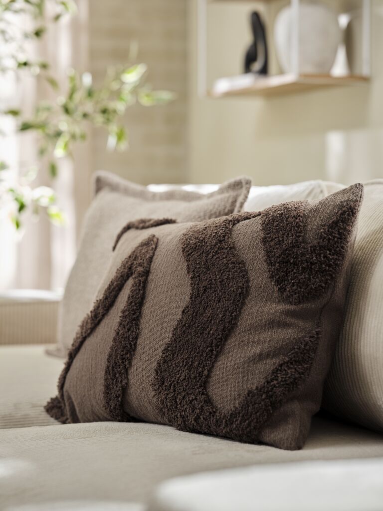 Cushion LYNG 40x60 beige/sand