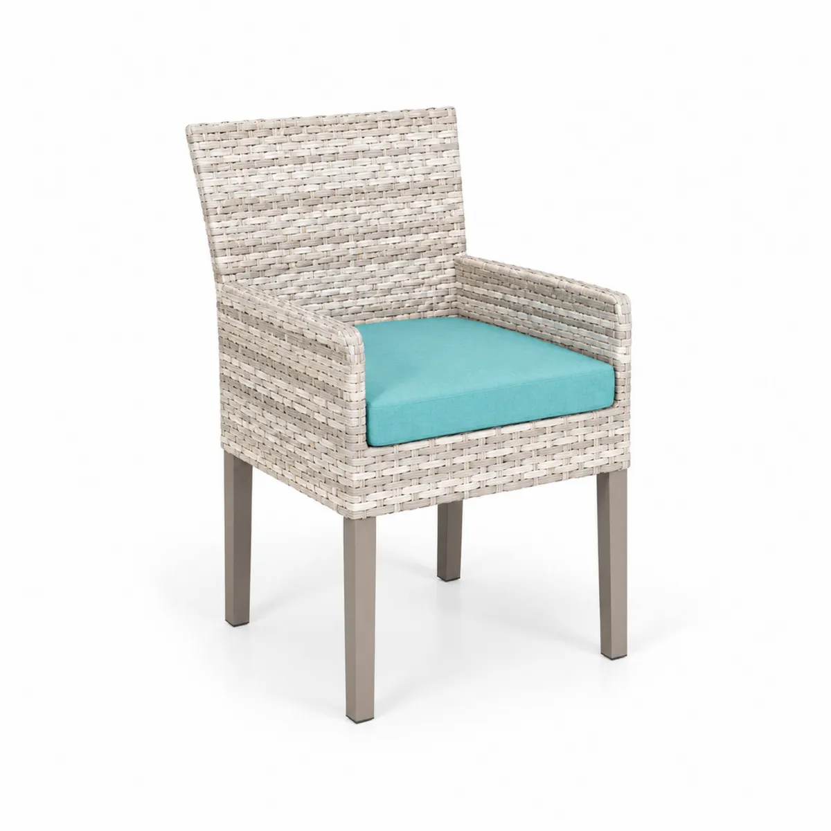 Chaise en rotin avec coussin bleu