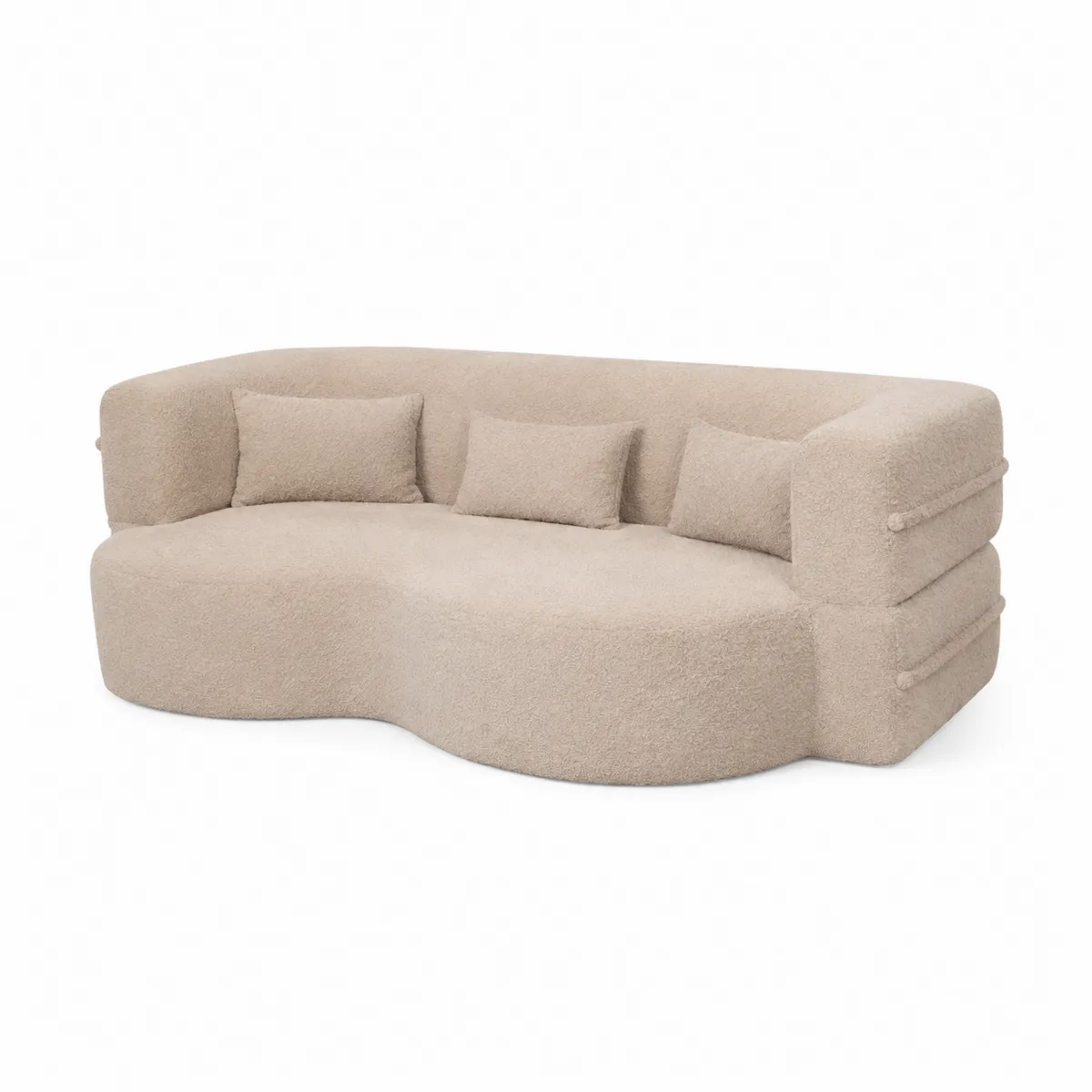Sofá curvo de tela bouclé beige con cojines