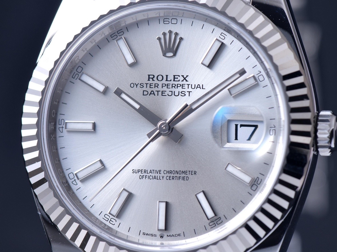 Die Aktion endet bald. Land-Dweller 40mm 127334 – Eine Luxusuhr aus Oystersteel und Weißgold.