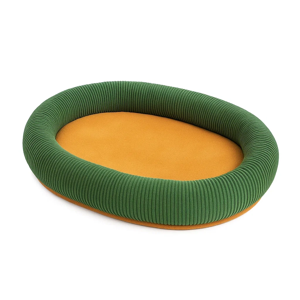 Ovale Hundebett aus Polyester mit grünem Rand und gelber Liegefläche-decorinspiredhub