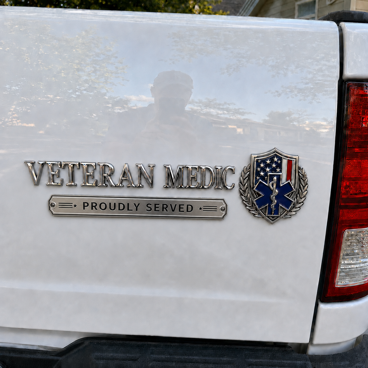 🇺🇸 Veteran Medic Proudly Served Car Emblem Metal Badge
