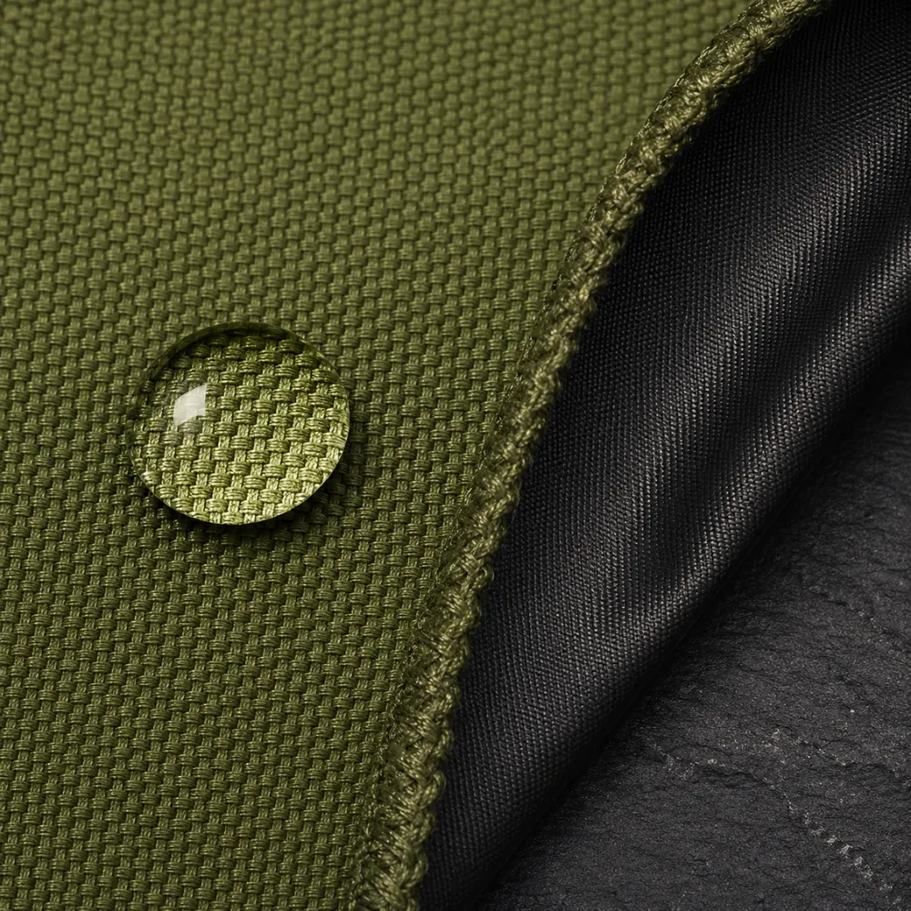 600D Oxford canvas with DWR water beading