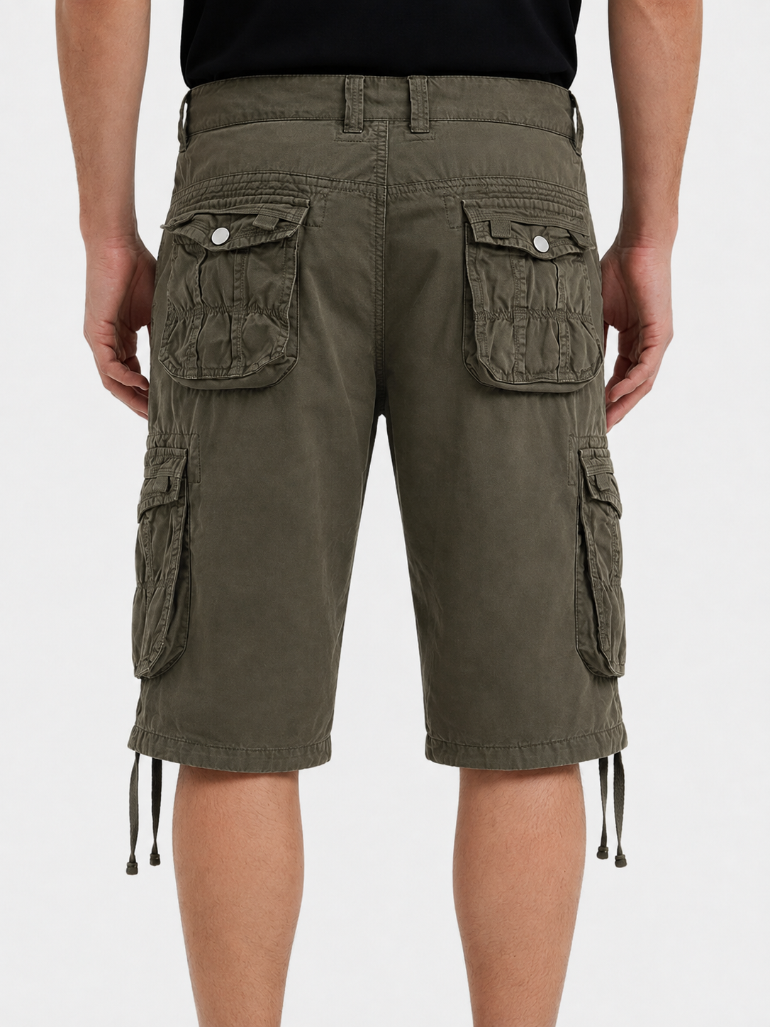 Men's multi-pocket cargo shorts, knee-length, casual summer hiking shorts.