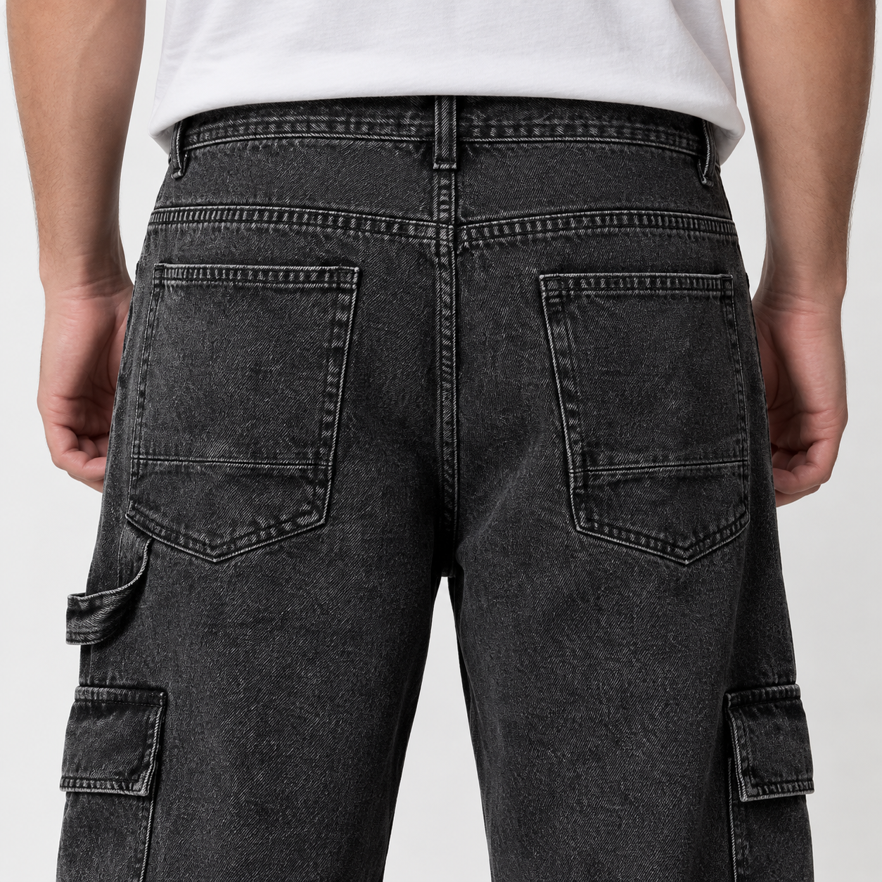 Men's loose-fit jeans, utility style, washed black