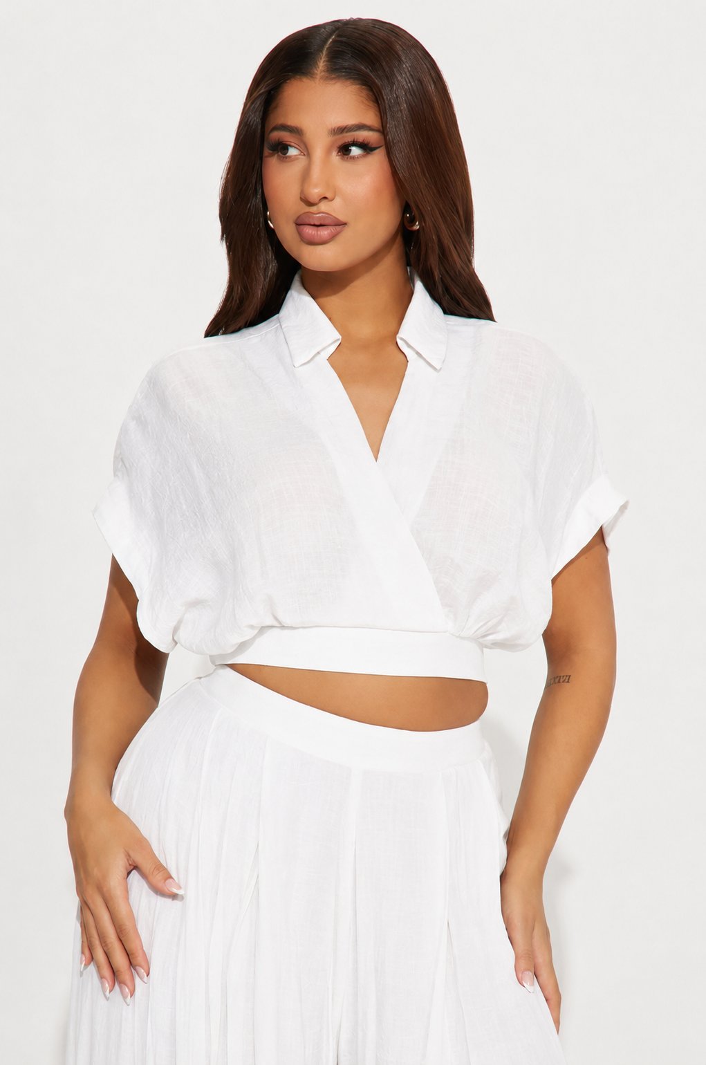 Effortless Summer 2-Piece Wrap Crop Top & Wide Leg Pants Set