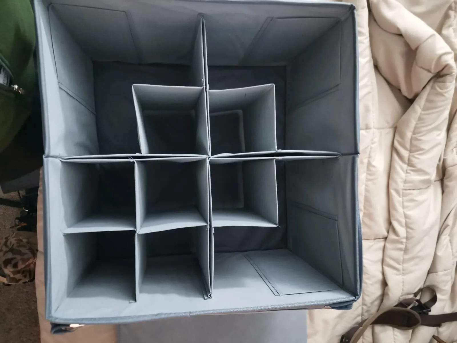 ordentliche Box, sehr nützlich.