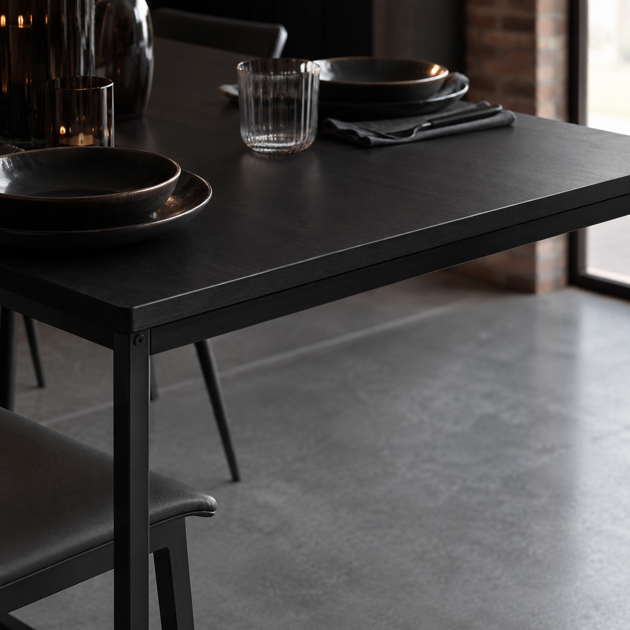 Esstisch Schwarz 160 cm mit Metallgestell-SelviaWood