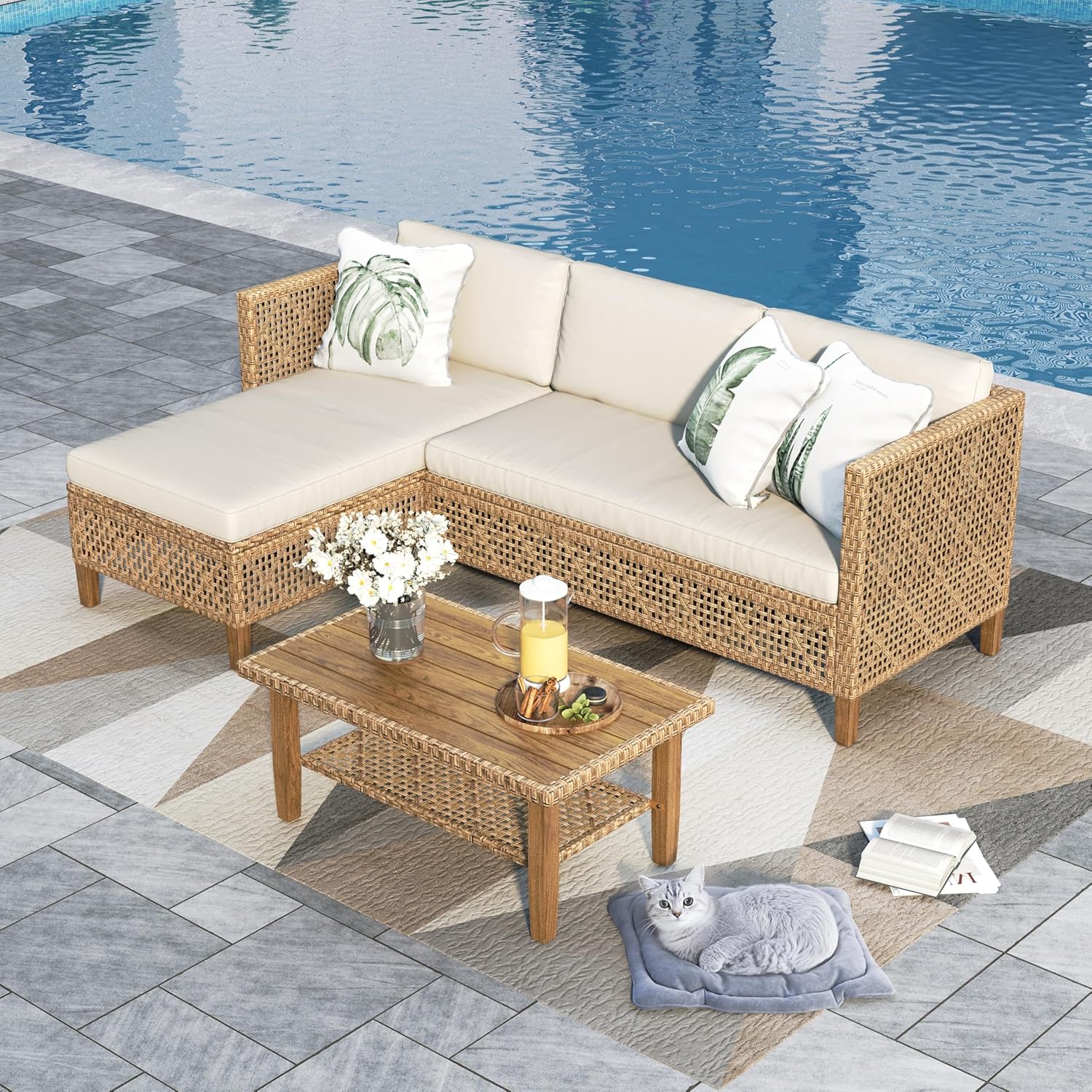 PHI VILLA Rattan Gartenmöbel Set für vier Personen - Chaiselongue und Zweisitzer Sofa - Kleiner Couchtisch für Getränke und Zubehör - Beige für Balkon Garten und Terrasse-Nestmyio