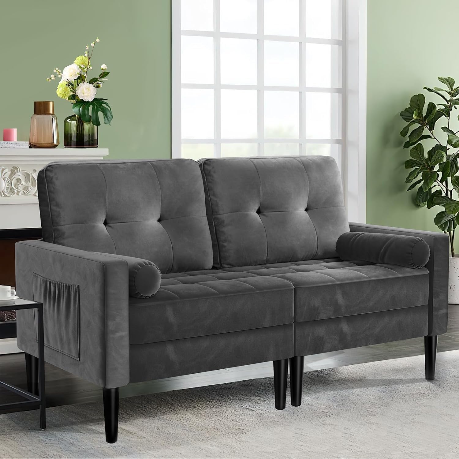 Samtsofa 2 Sitzer - Mid Century Couch mit Massivholzrahmen und zwei Kissen - 149 x 70 x 86 cm bis 340 kg - Metallic Grau für Wohn und Schlafzimmer-Nestmyio