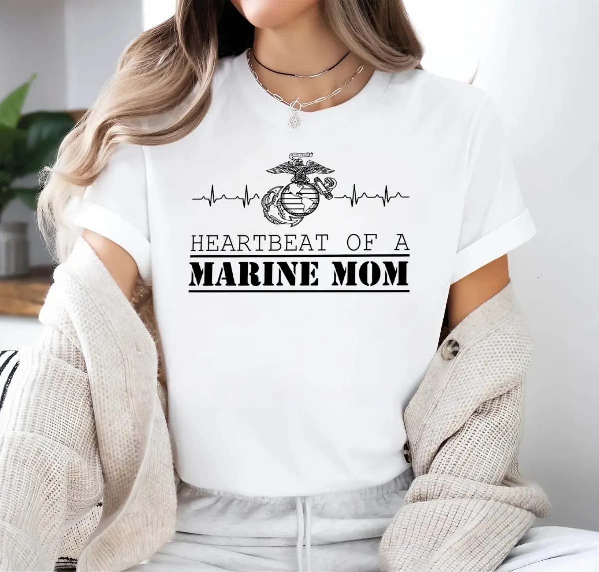 US Marine Mom Heartbeat T-Shirt – Proud USMC Mama Military Family Graphic Tee